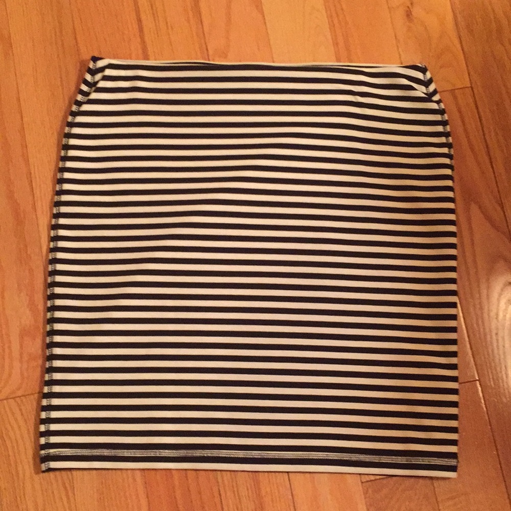 Black/Cream Pencil Mini Skirt Size Large